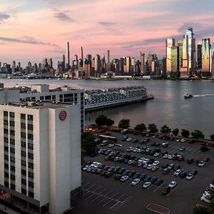 Sheraton Lincoln Harbor Hotel